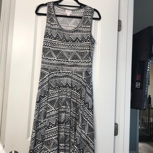 LuLaRoe Sleeveless Nicki - Medium